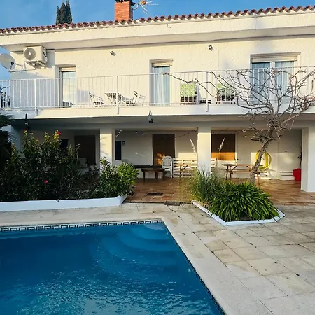 Exclusiva Casa Con Vistas Despejadas Al Mar Y Piscina Privada