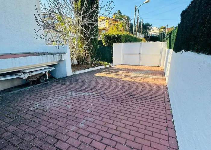 Exclusiva Casa Con Vistas Despejadas Al Mar Y Piscina Privada *