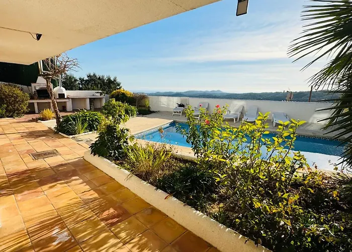 Exclusiva Casa Con Vistas Despejadas Al Mar Y Piscina Privada *