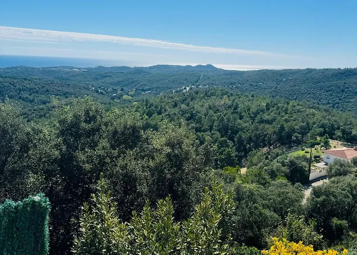 Exclusiva Casa Con Vistas Despejadas Al Mar Y Piscina Privada