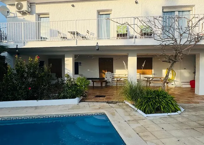 Exclusiva Casa Con Vistas Despejadas Al Mar Y Piscina Privada