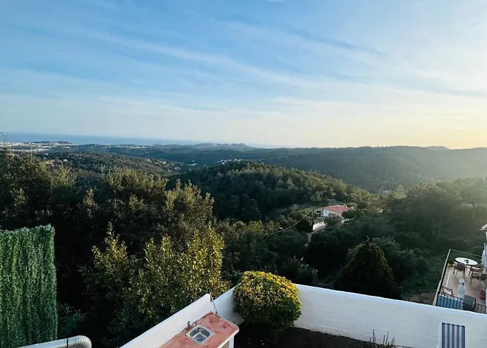 Exclusiva Casa Con Vistas Despejadas Al Mar Y Piscina Privada