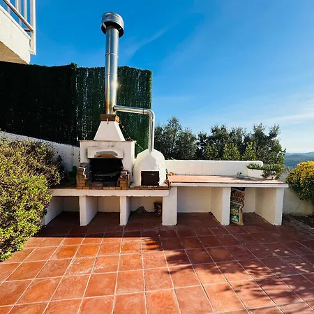 Exclusiva Casa Con Vistas Despejadas Al Mar Y Piscina Privada