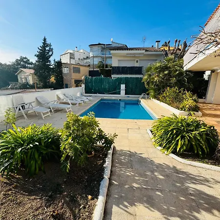 Exclusiva Casa Con Vistas Despejadas Al Mar Y Piscina Privada 료렛 드 마르