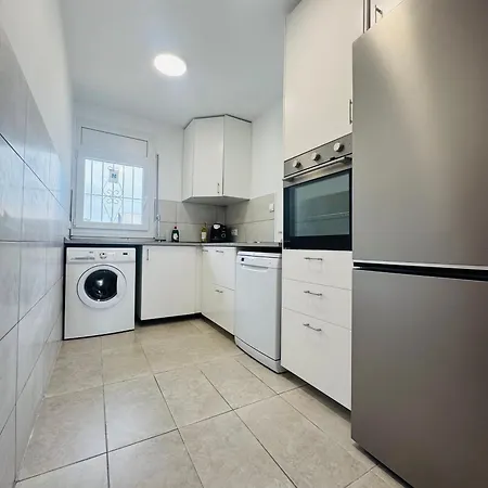 Exclusiva Casa Con Vistas Despejadas Al Mar Y Piscina Privada *