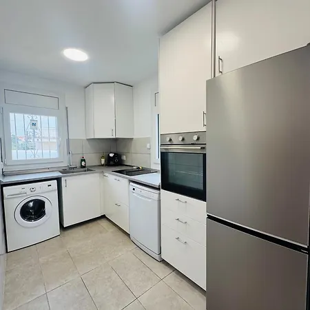 Exclusiva Casa Con Vistas Despejadas Al Mar Y Piscina Privada 료렛 드 마르