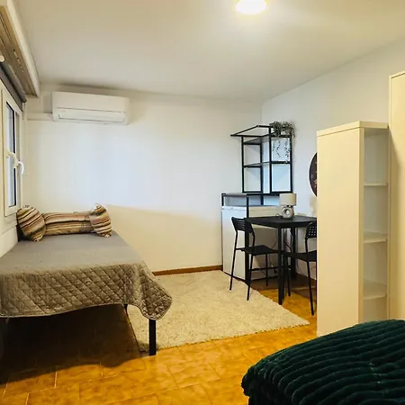Exclusiva Casa Con Vistas Despejadas Al Mar Y Piscina Privada 료렛 드 마르