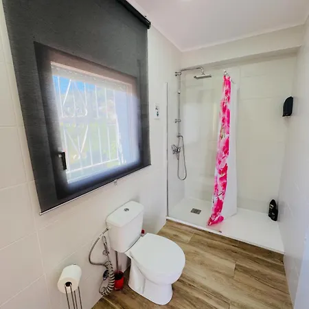 Exclusiva Casa Con Vistas Despejadas Al Mar Y Piscina Privada 료렛 드 마르